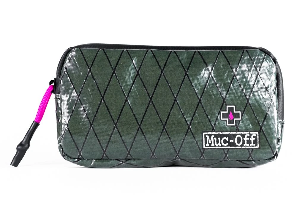 Muc-Off MUC OFF RAINPROOF ESSENTIAL CASE 1 Muc-Off MUC OFF RAINPROOF ESSENTIAL CASE