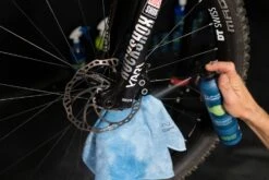 TUNAP Bremsenreiniger, Spray - 300ml -Fahrradteile Serien Geschäft ts pflege 73 scaled 1