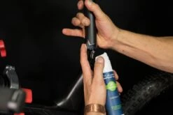 TUNAP Lagerfett 100g Im Spender -Fahrradteile Serien Geschäft ts pflege 78 scaled 1